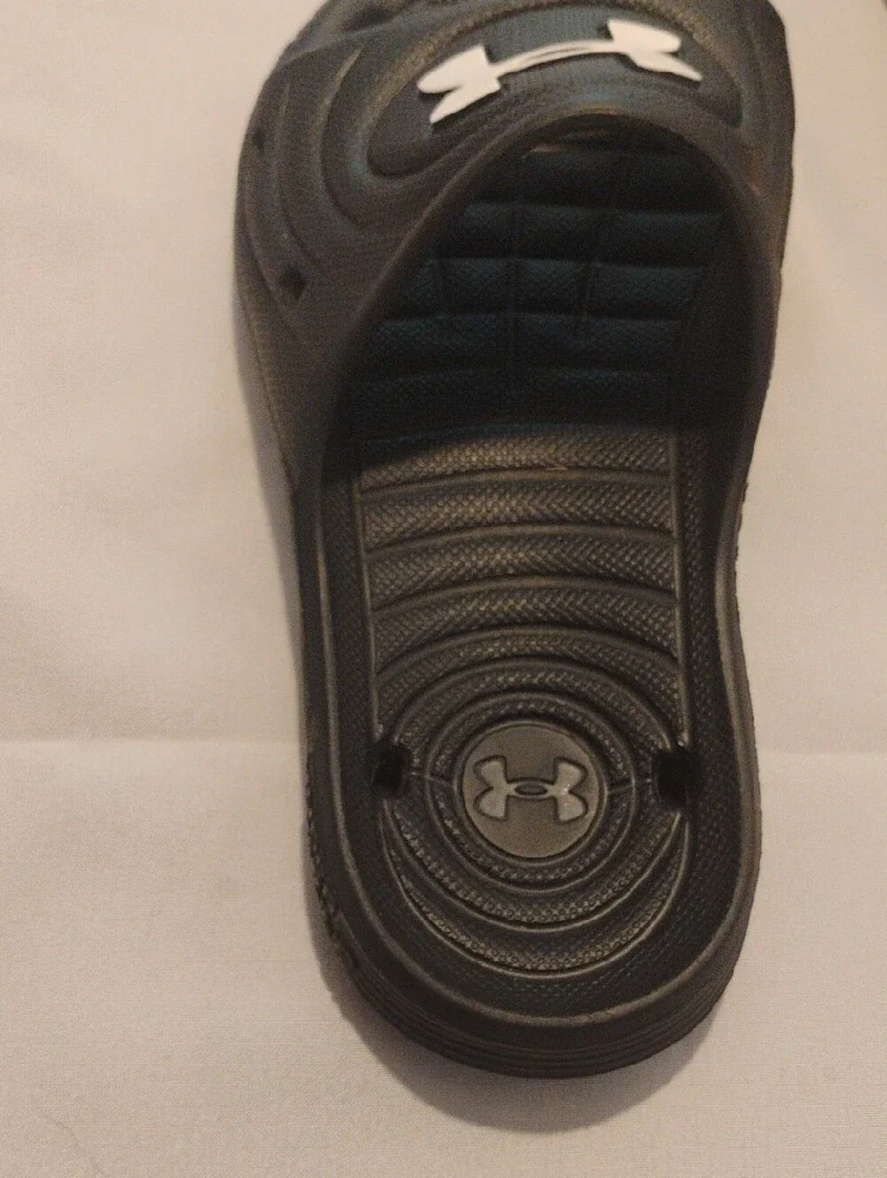 ✨ Under Armour Youth Locker IV Slides Black Size 2 ✨